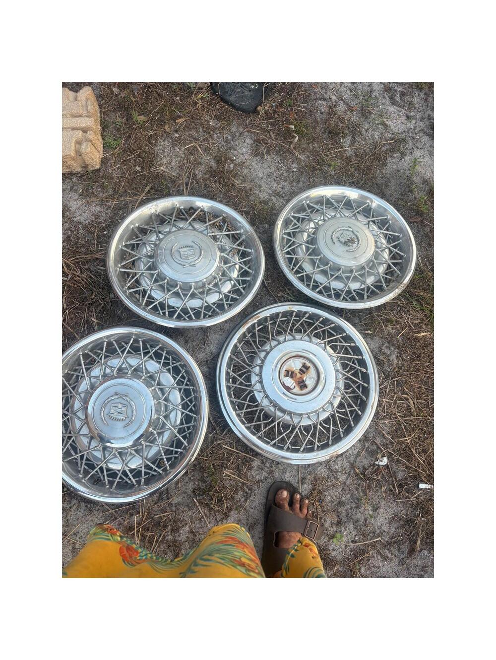 Cadillac deville rim cover x1
